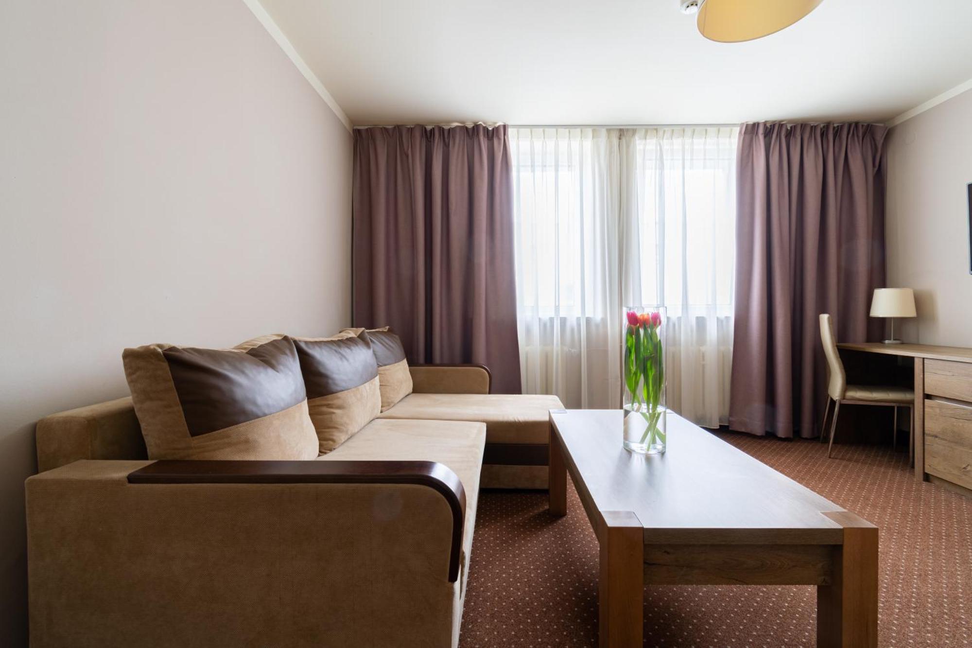 Hotel Diament Zabrze - Gliwice Ruang foto
