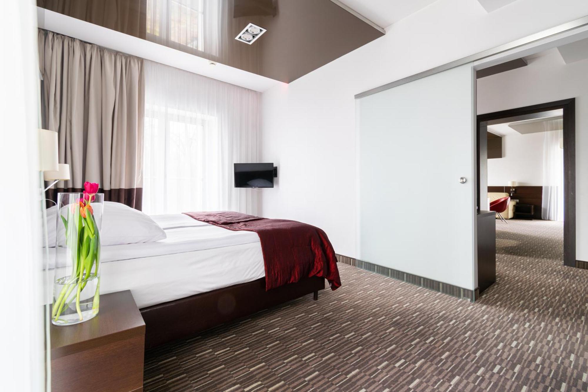 Hotel Diament Zabrze - Gliwice Bagian luar foto
