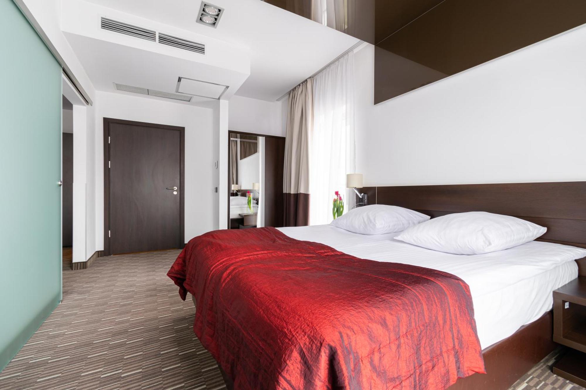 Hotel Diament Zabrze - Gliwice Bagian luar foto