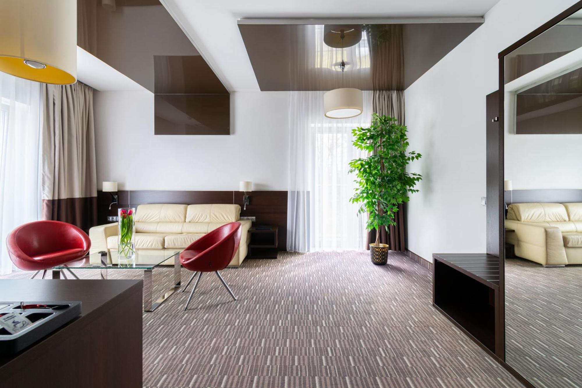 Hotel Diament Zabrze - Gliwice Bagian luar foto